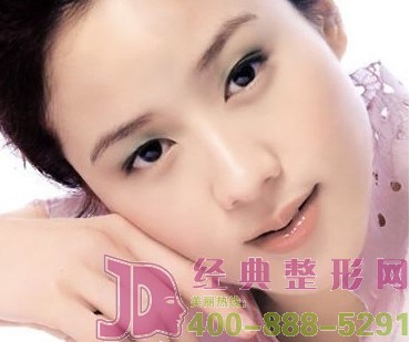 最有效的祛斑方法:讓女兒都妒忌您