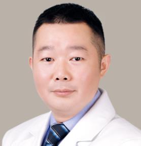 “网红医生”--重庆星宸何春涛医生