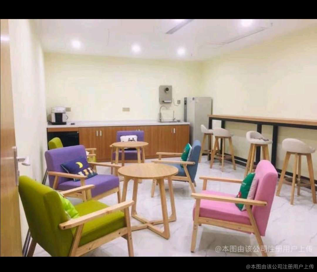 重慶新依美康建渝醫(yī)療美容診所大廳