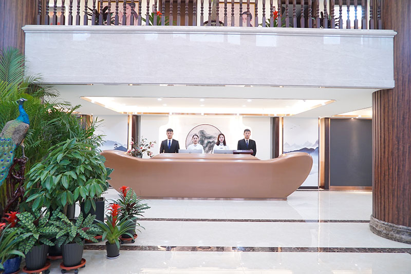 盤山縣人民醫(yī)院醫(yī)學美容前臺