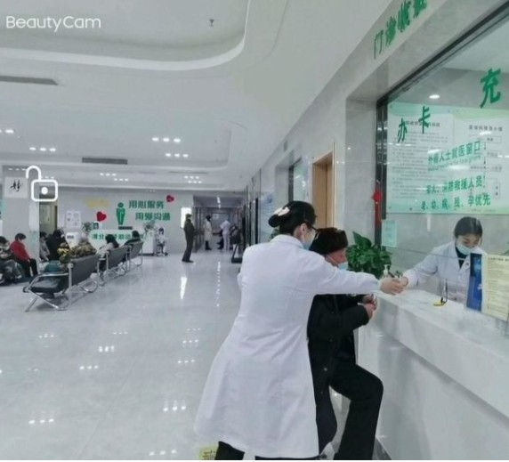西安渭北眼科醫(yī)院大廳
