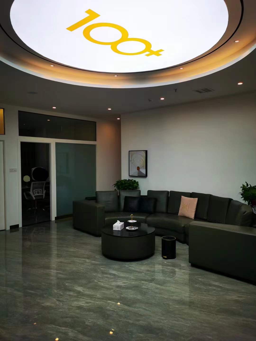 醴陵伊百麗醫(yī)療美容診所大廳