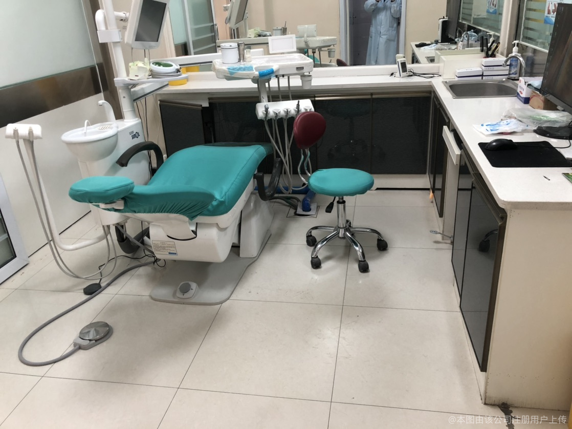 庫爾勒崔栗口腔診所牙科室