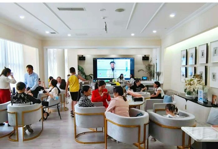 成都羽禾醫(yī)療美容門診部大廳