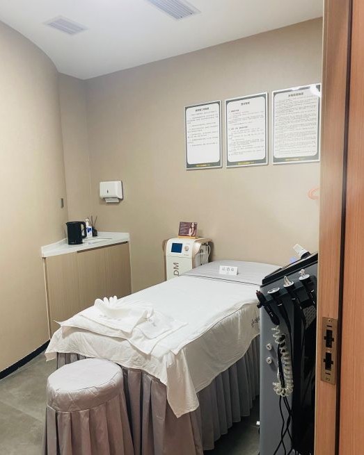 深圳愛瑞布她醫(yī)療美容門診部美容室