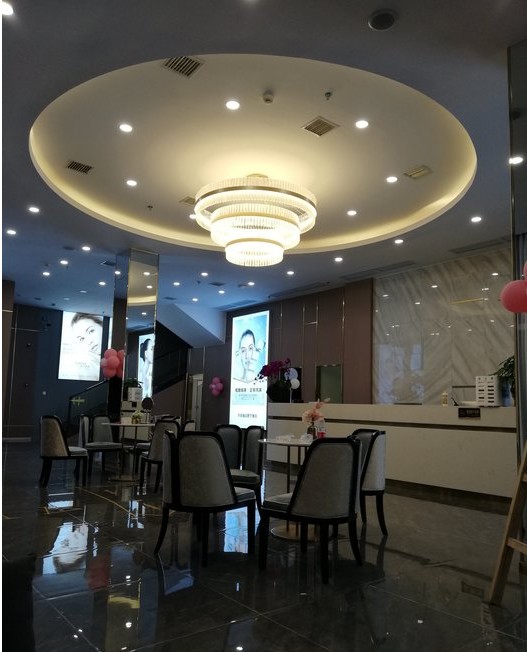 長沙瑞爾醫(yī)療美容門診部大廳